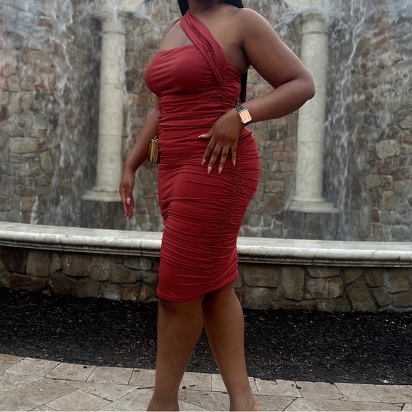 Fashion Nova Emmalyn Ruched Sleeveless Midi Dress - Rust - Picture 3 of 4